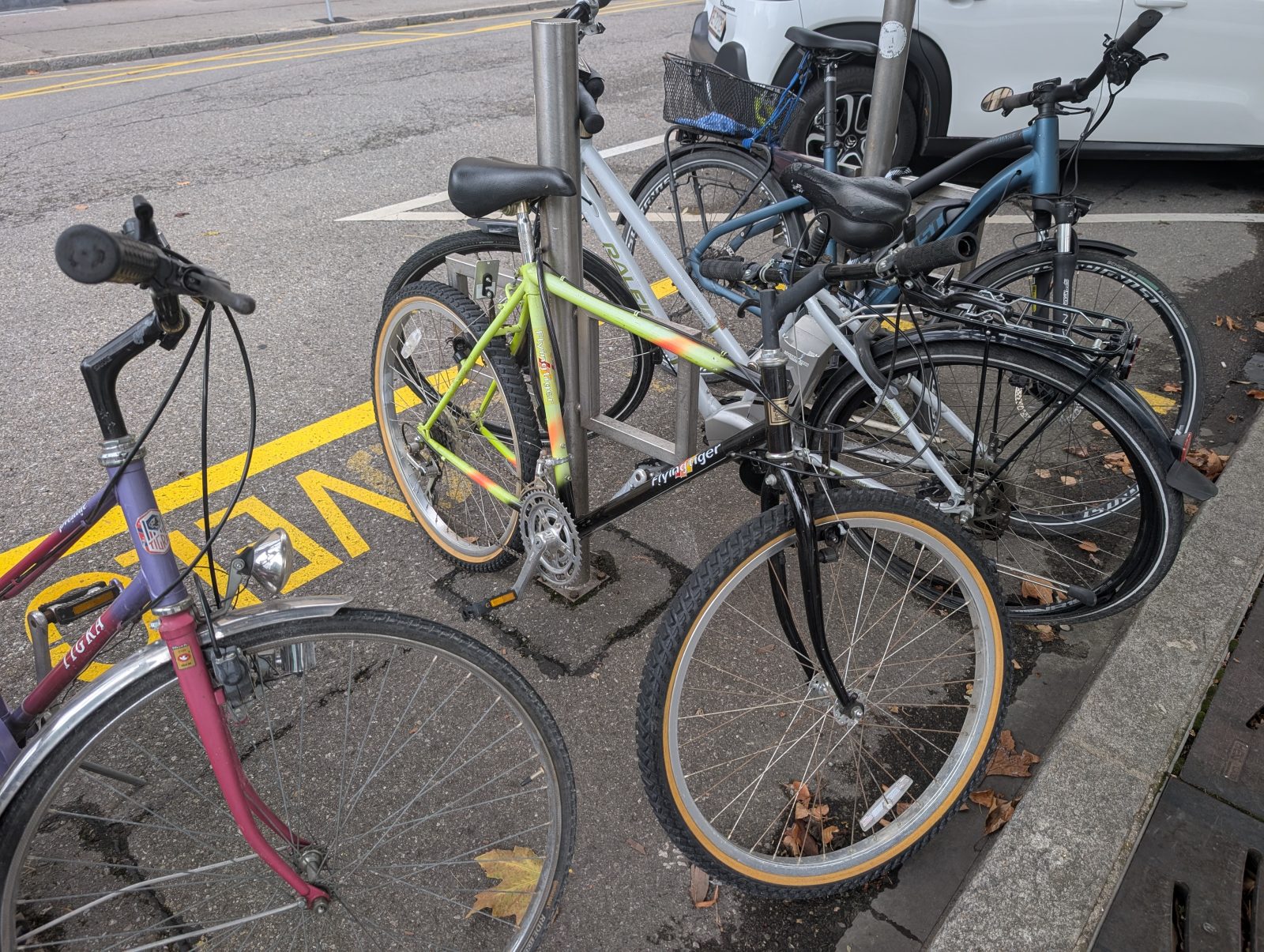 Un vélo vert